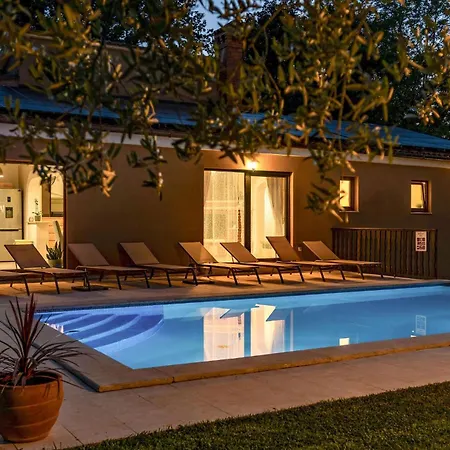 בית נופש Villa Ferlini *