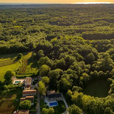 בית נופש Villa Ferlini *
